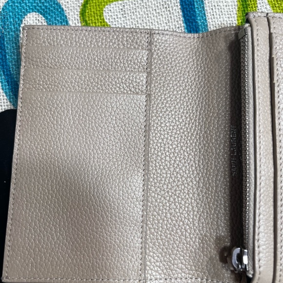 Saint Laurent Bi-fold leather wallet - Picture 8 of 15